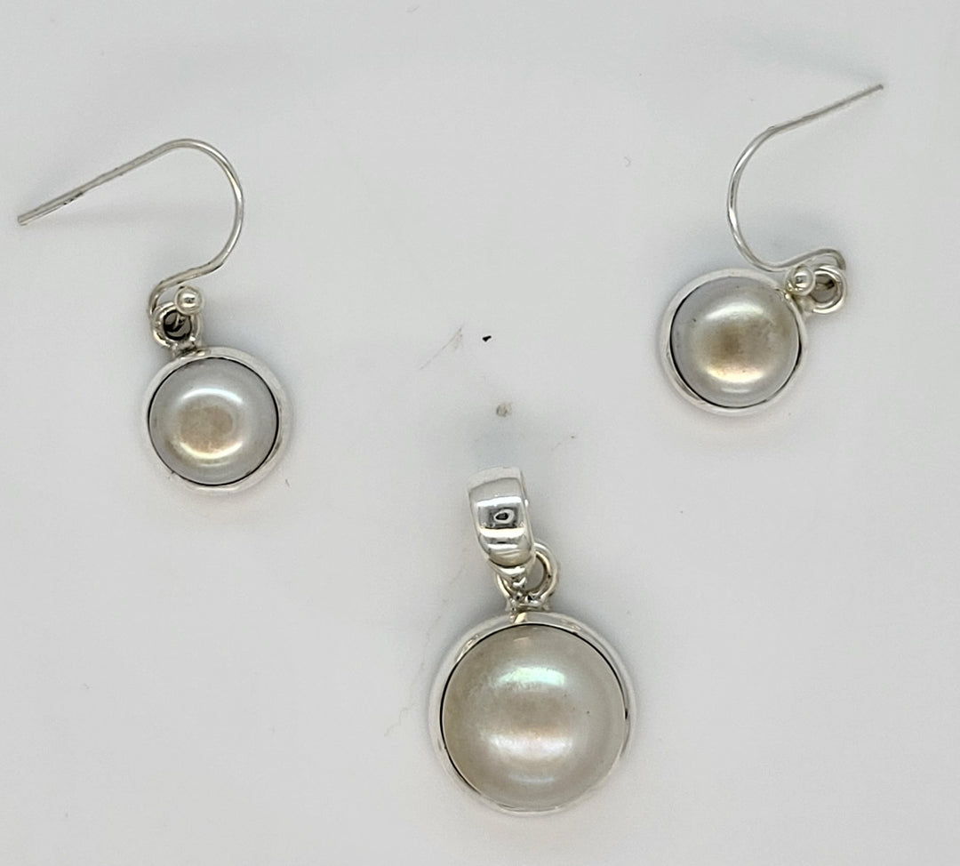 Pearl 925 Sterling Silver Pendant and Earrings Set