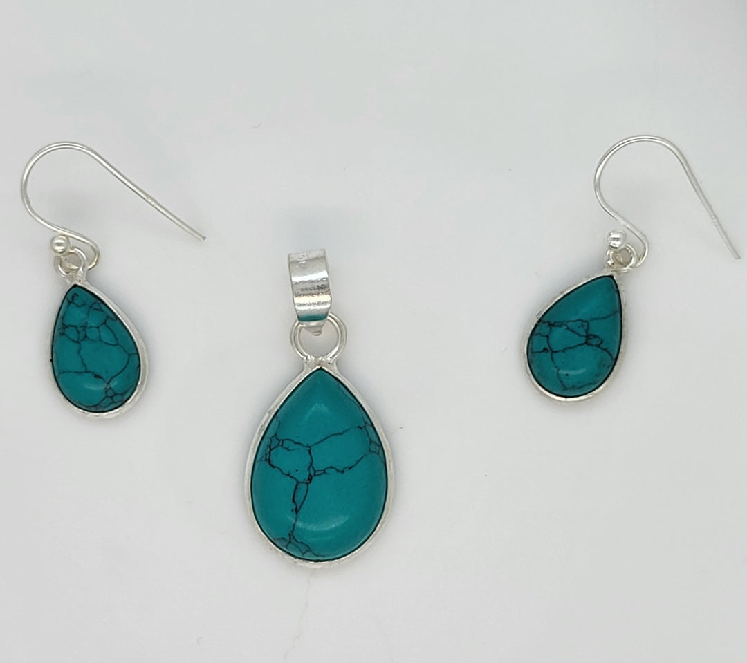 Turquoise 925 Sterling Silver Pendant and Earrings Set