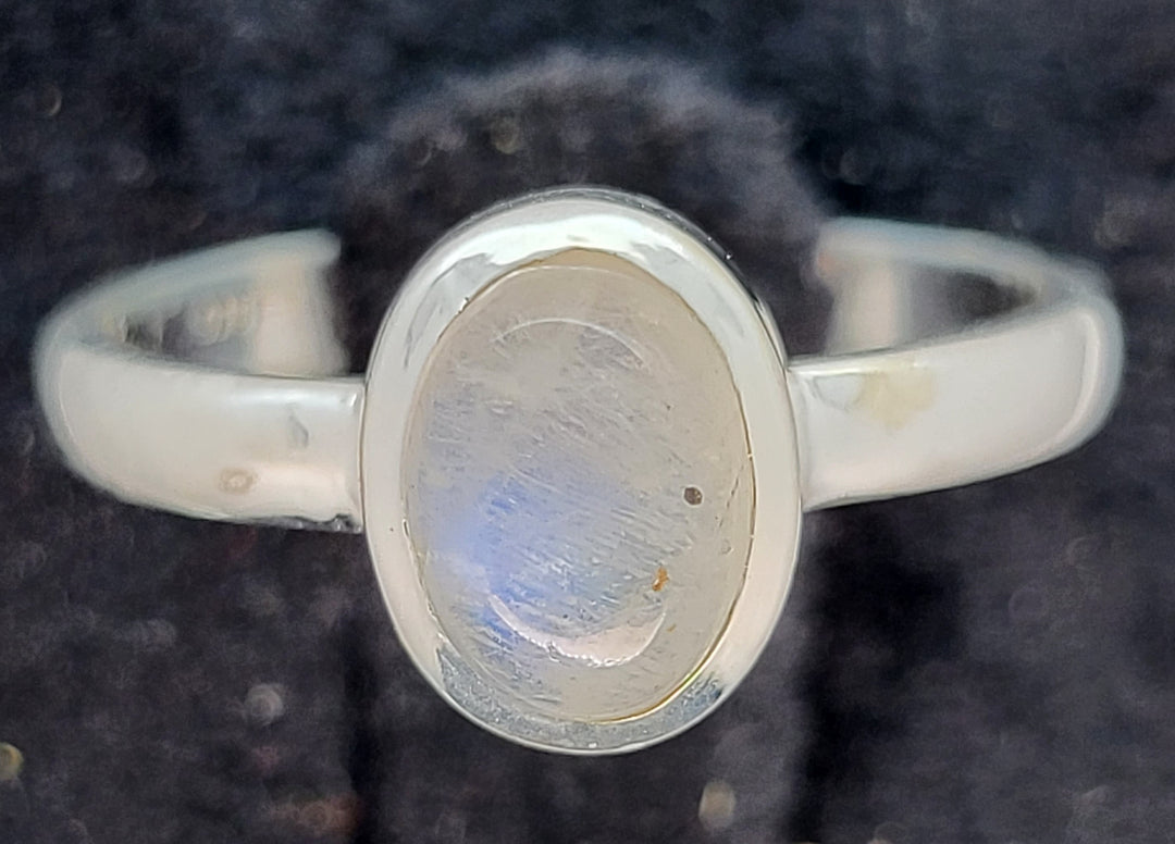 Moonstone Ring - 925 Sterling Silver